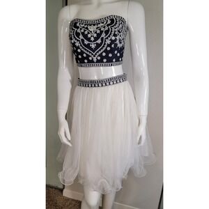 Two Piece Party Dress Bandeau Top Sz 7 Camille La Vie Cocktail Navy Blue & White